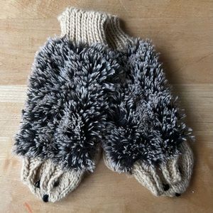 Hedgehog mittens
